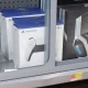 Accessori ps5 dietro le vetrine dei primi negozi