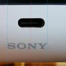 Il logo sony del dualsense non È centrato