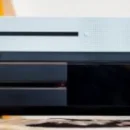 Un'immagine mette a confronto la Xbox One e la Xbox One S