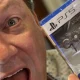 Autoscatto del ceo di gearbox con il primo gioco retail ps5 al mondo